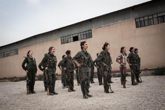 Chien binh nguoi Kurd “dep tua thien than” chong phien quan IS-Hinh-14
